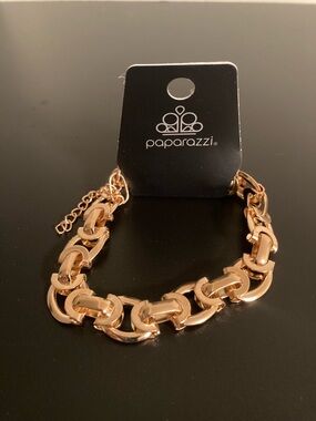 paparazzi Rose Gold Interlocking Link Bracelet